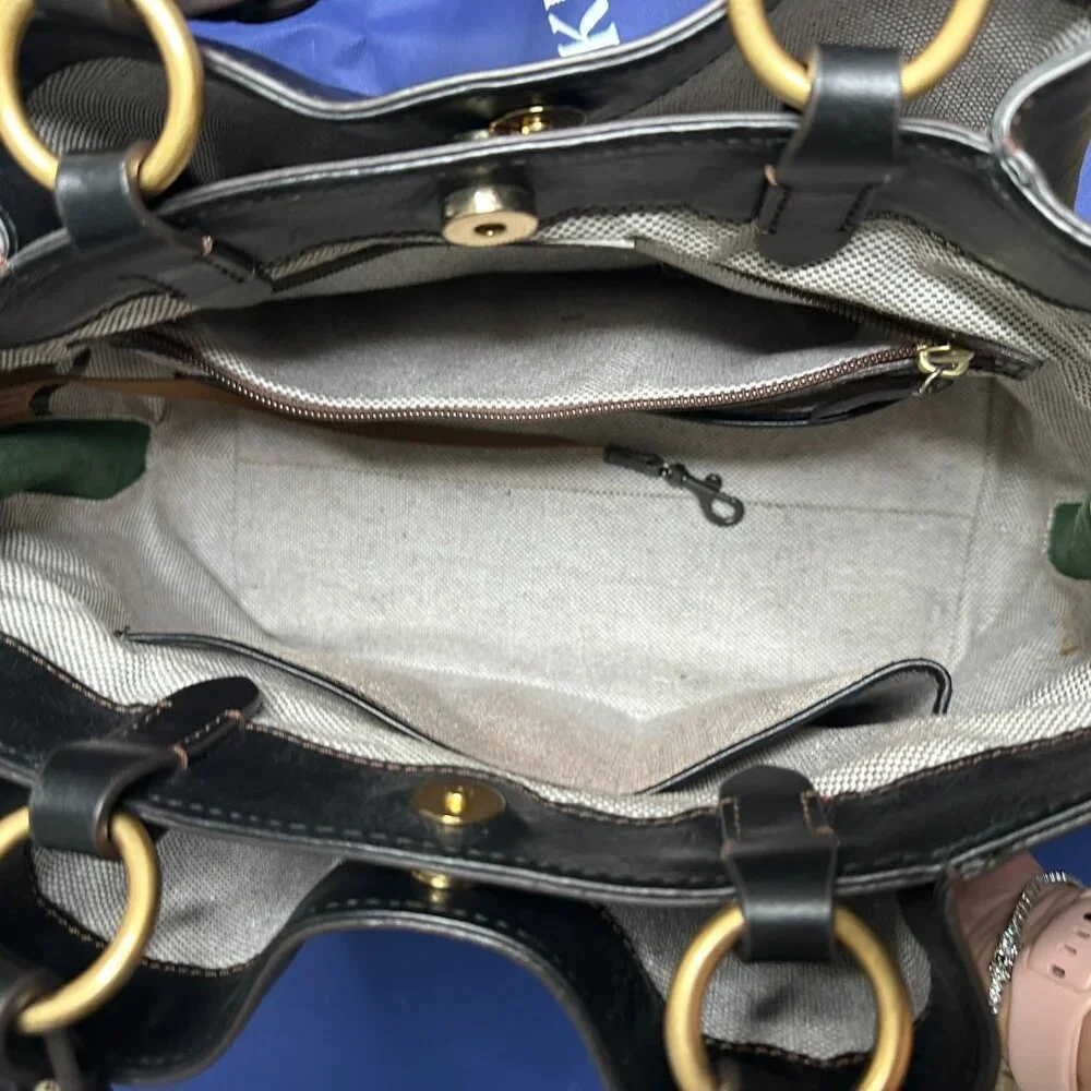 DOONEY & BOURKE FLORENTINE LARGE ZIP BARLOW – BLACK - Picture 9 of 11